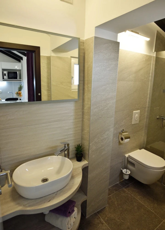 Kuzma Rooms 2