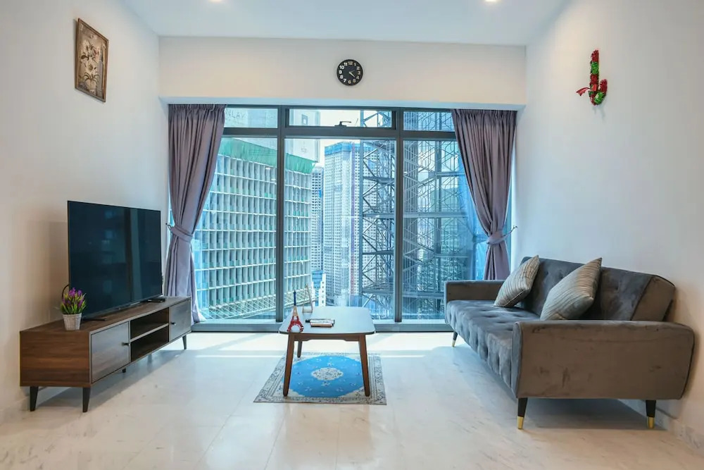MOONWAY SUITES At EATON KLCC