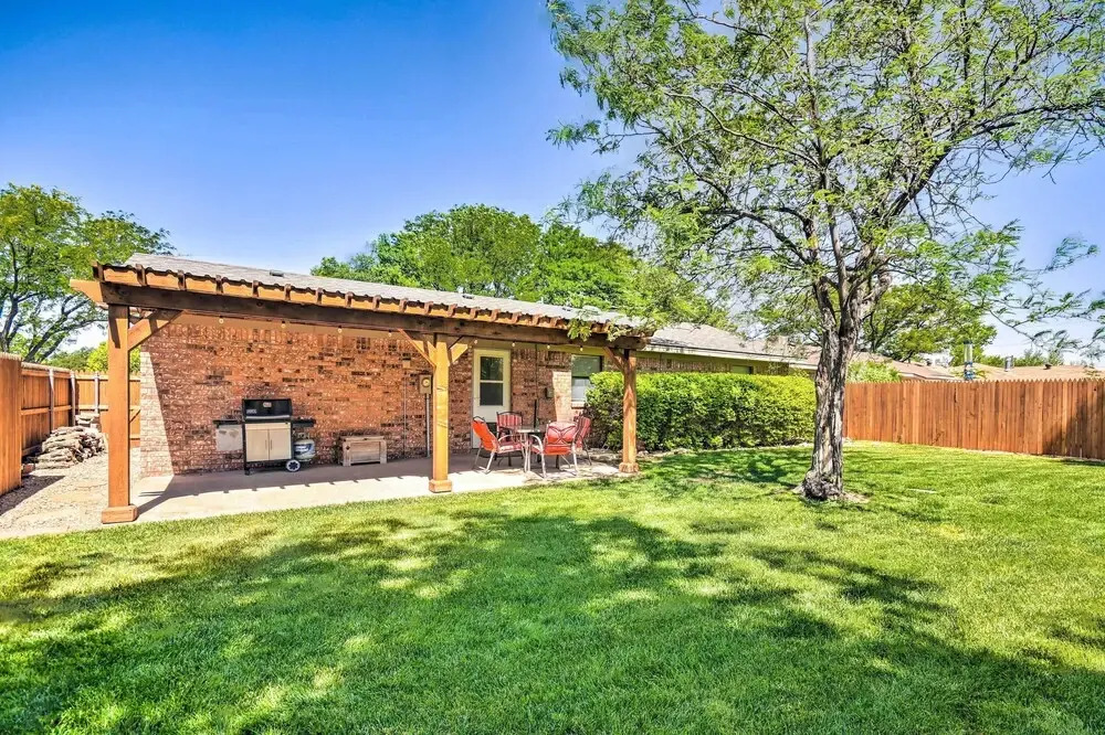 Unique Ranch-style Home < 2 Mi to Downtown!
