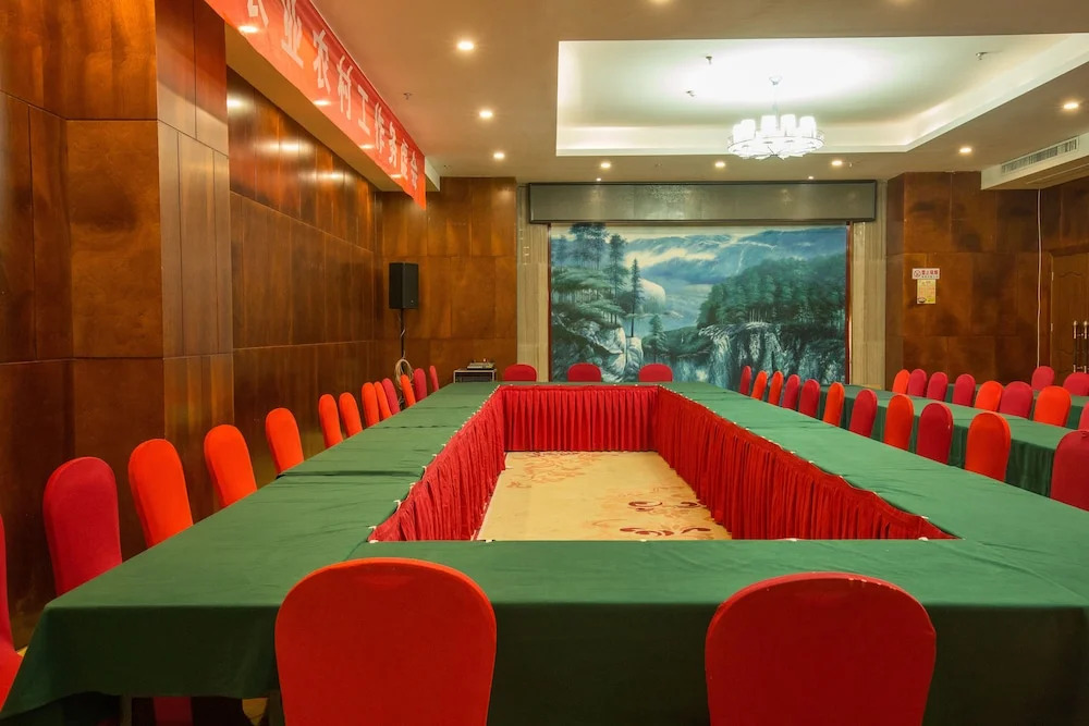Loudi Huatian Hotel