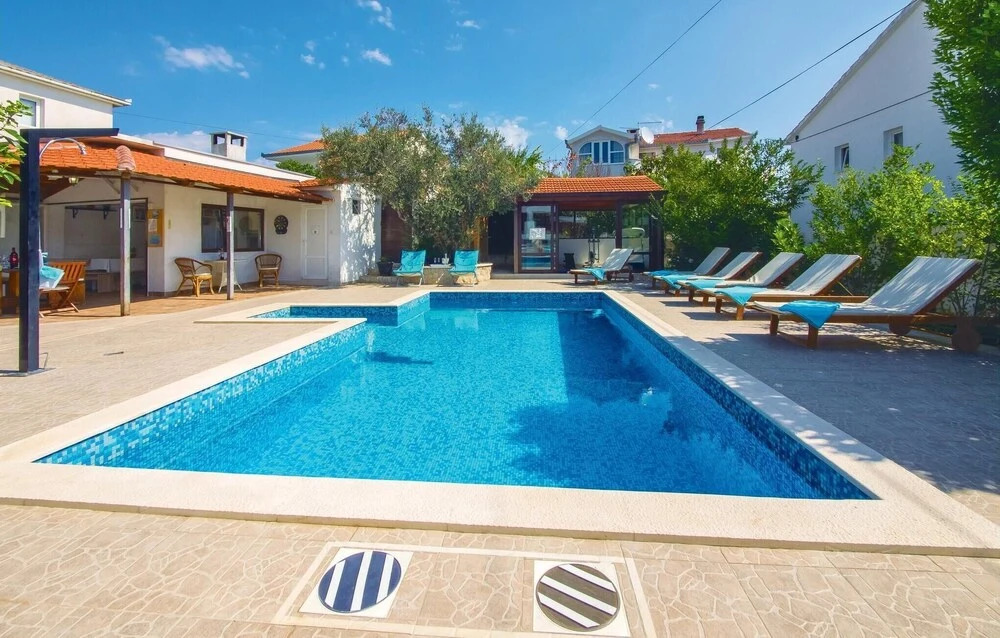 Cozy Home In Okrug Gornji With Sauna