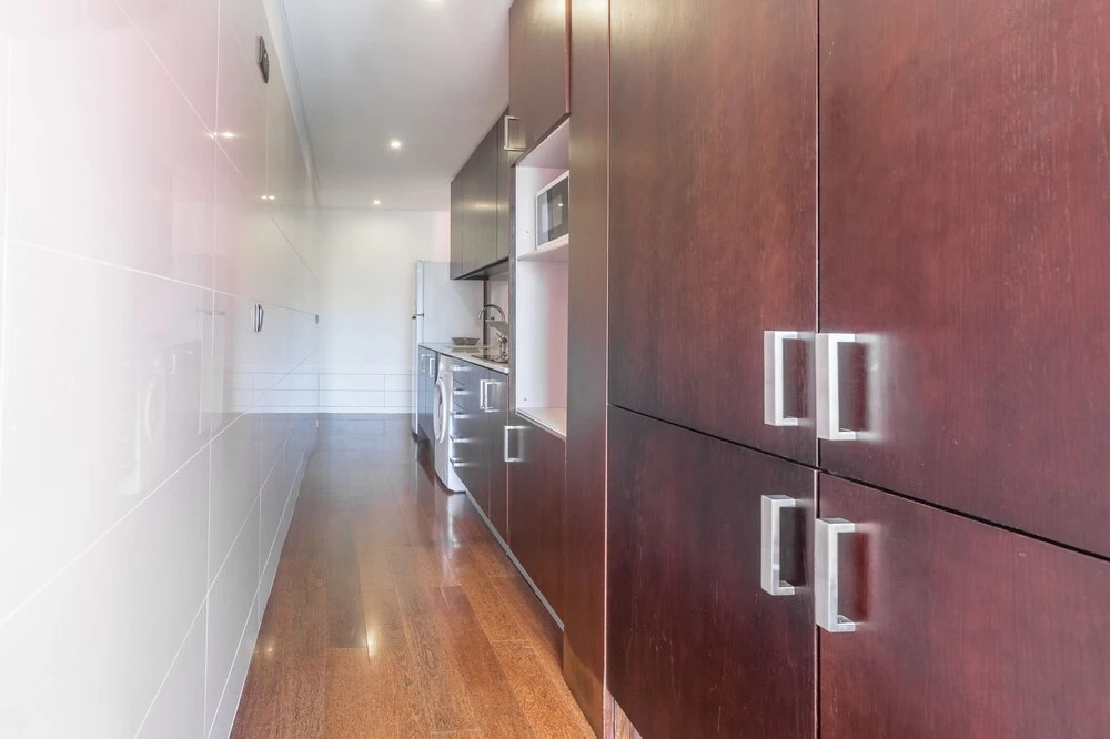 House and People - Martins Sarmento