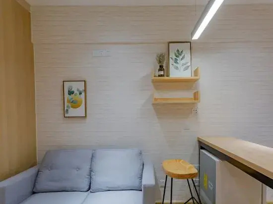 Home Plus Hotel (Chengdu Shuangliu International Airport)