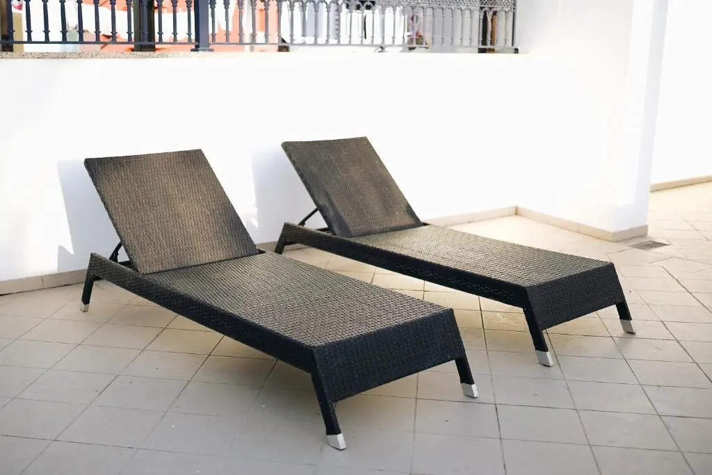 Host Wise - Wonderful Flats with Pool