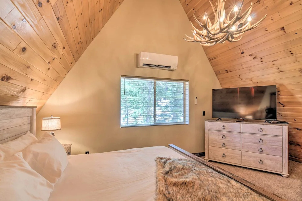 Walk to Duck Creek Village: A-Frame Getaway