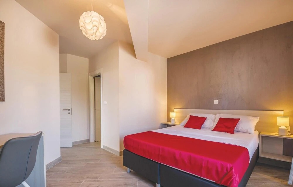 Nice Home in Pjescana Uvala With Wifi and 3 Bedrooms