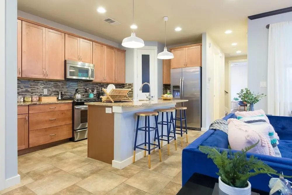 Spacious 3 BR Near Downtown by Domio