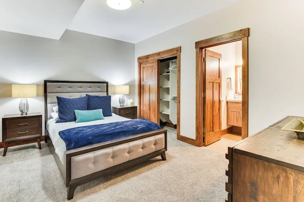 Luxe Eden Gem w/ Hot Tub: 6 Mi to Powder Mountain!