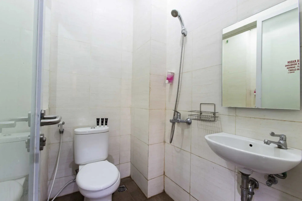 RedDoorz near Thamrin City