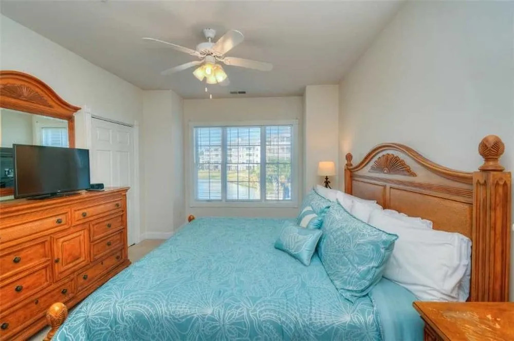 Magnolia Pointe 201 4895 3 Br condo by RedAwning