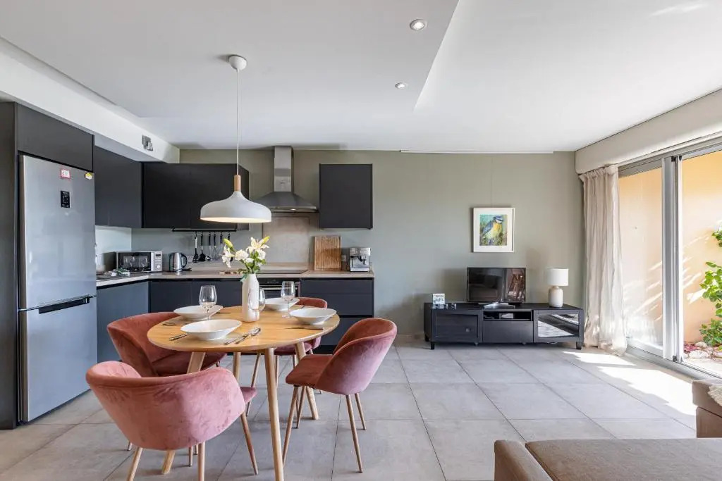 2 BDR Villefranche-sur-Mer Sea View Parking and Swimming Pool