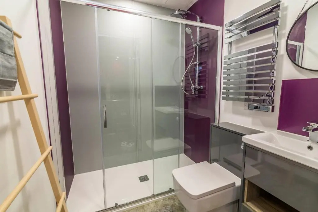 Romantic Getaway Studio Pods close to City Centre with FREE WIFI
