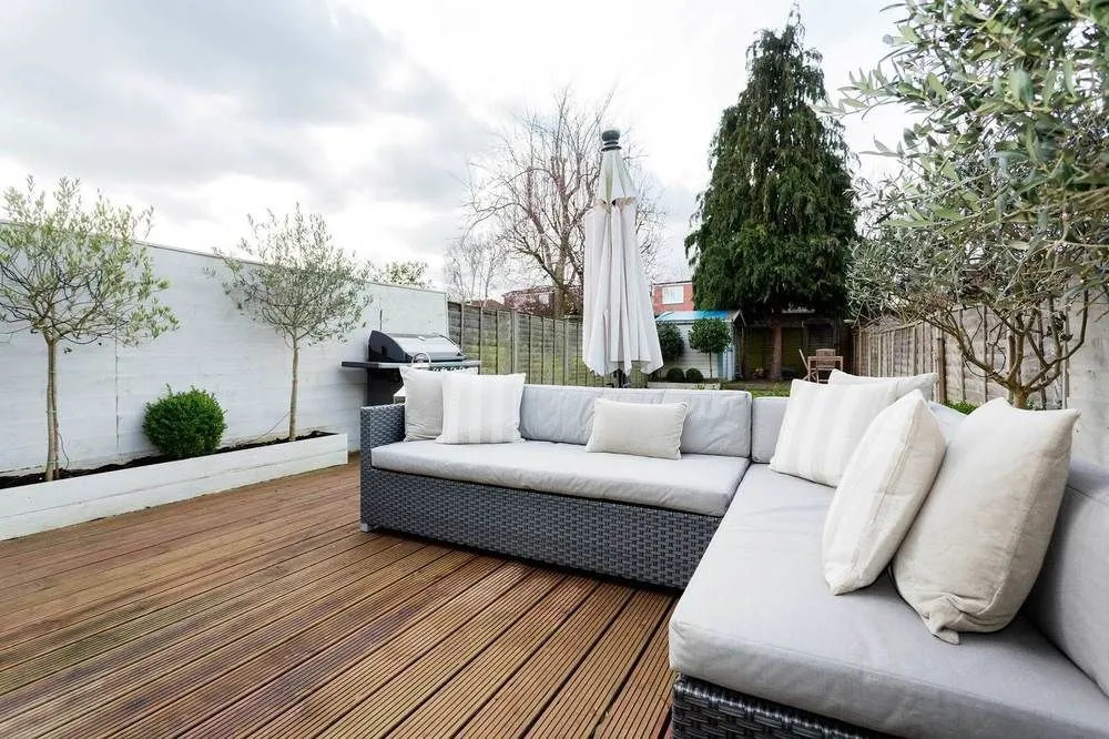 Veeve - Noble Richmond