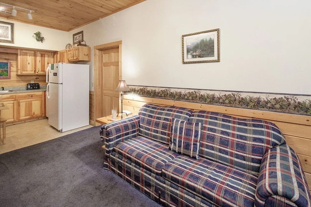 Vivs View by Heritage Cabin Rentals