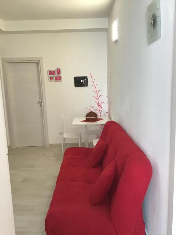 APPARTAMENTO RUBINO - Lovely Little Flat 3 Minutes From Golf Club 5 Minutes From Lake