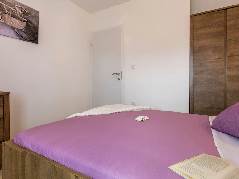 Stylish Villa in Milohnici With Private Terrace