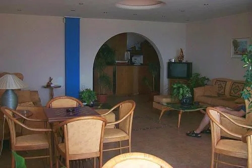 Artemis Hotel