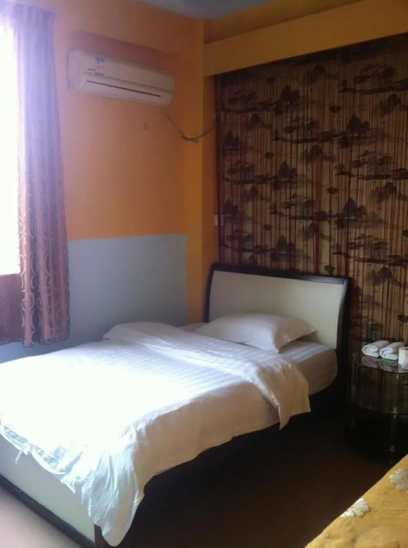 Guangzhou 18 Years Old Apartment