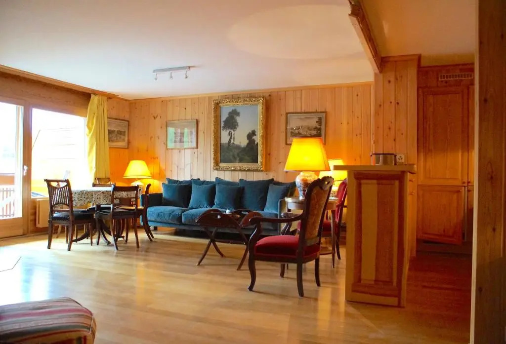 Spacious for up to 5 guests by Golf Course, Belfry
