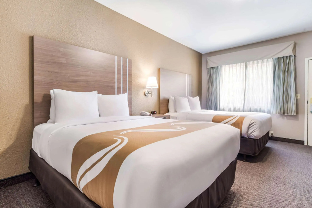 Quality Inn & Suites Bainbridge Island
