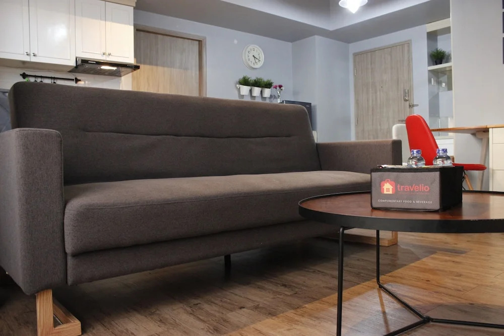 Deluxe 2BR Apartment at Newton Residence with Mountain View