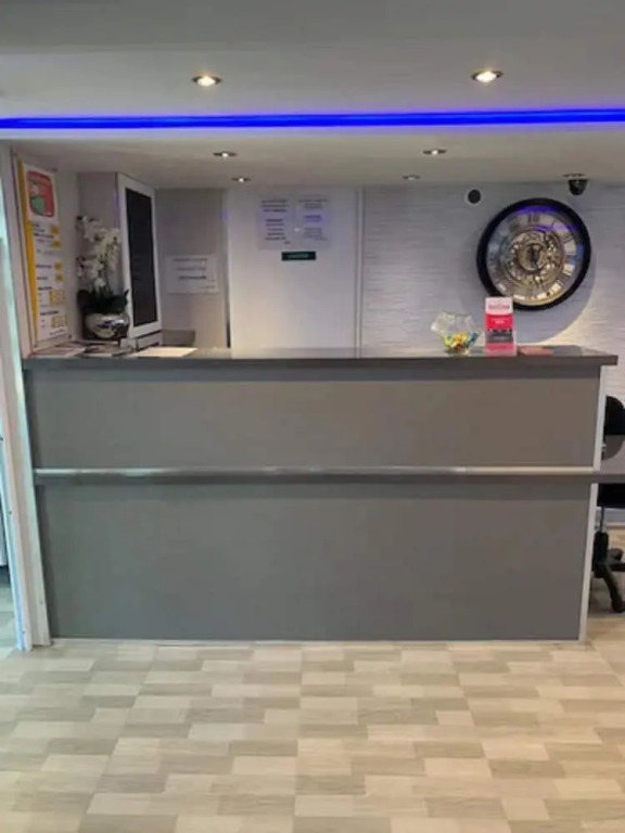 Fasthotel Roissy - Saint-Witz