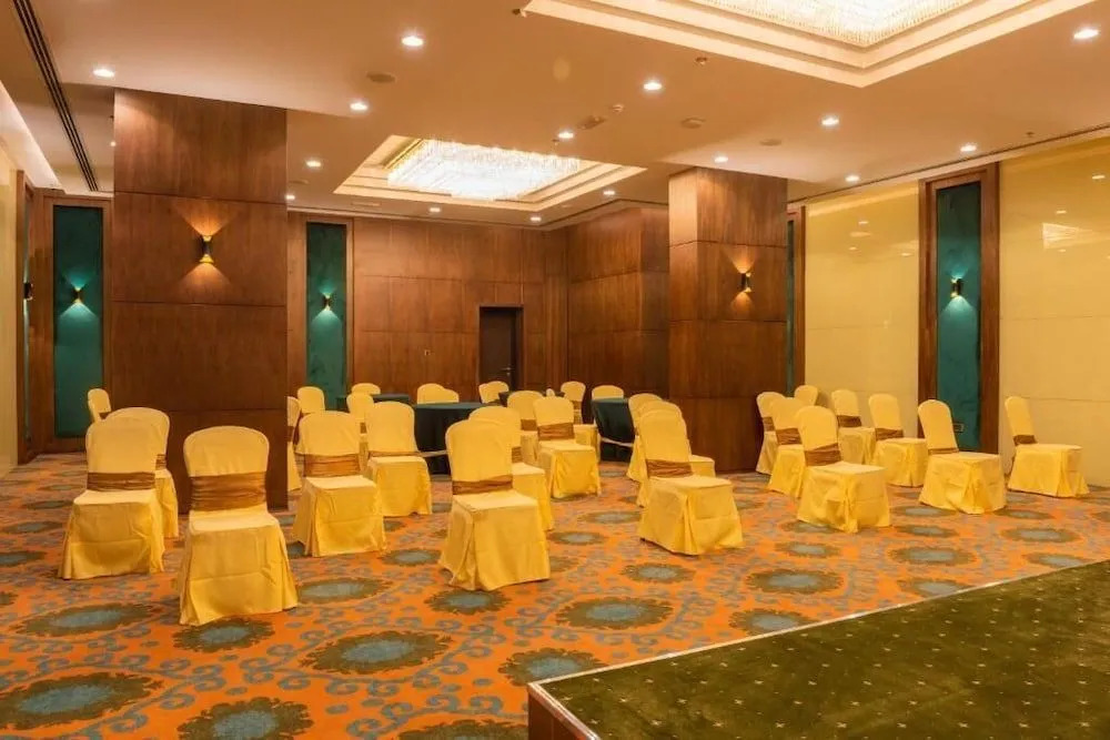 Royal Crown Hotel