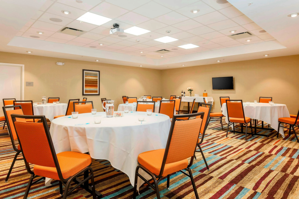 Fairfield Inn & Suites by Marriott Decatur at Decatur Conference Center