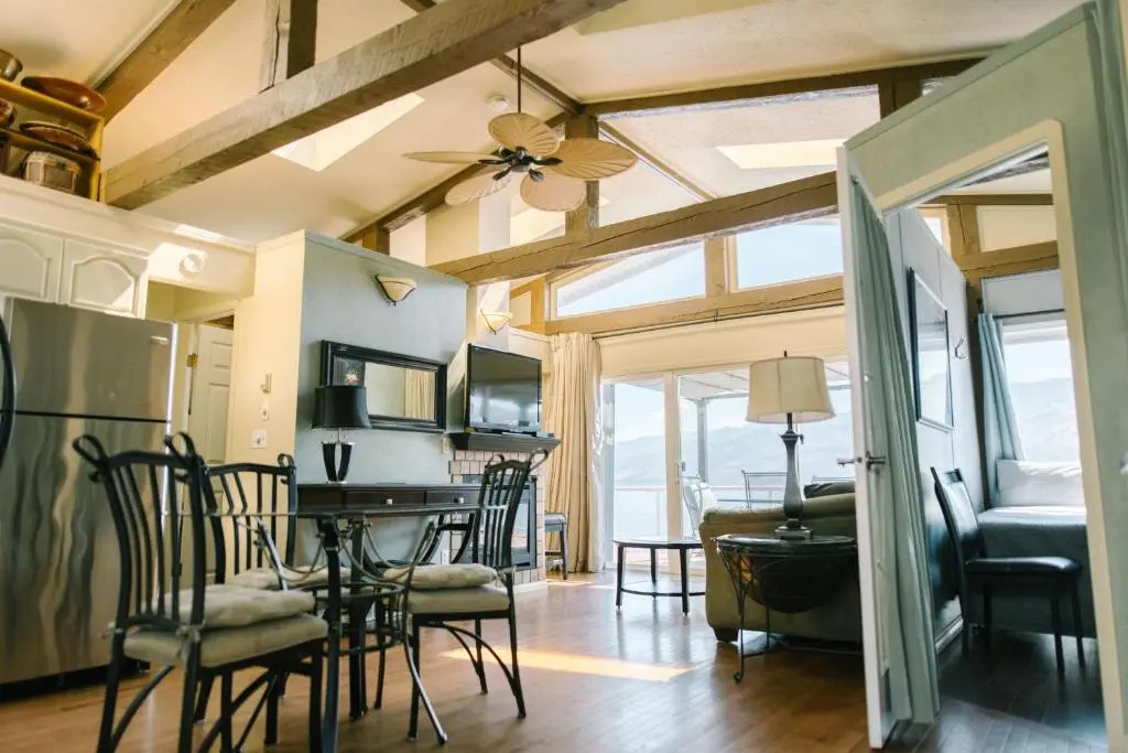 Peachland Beach Resort