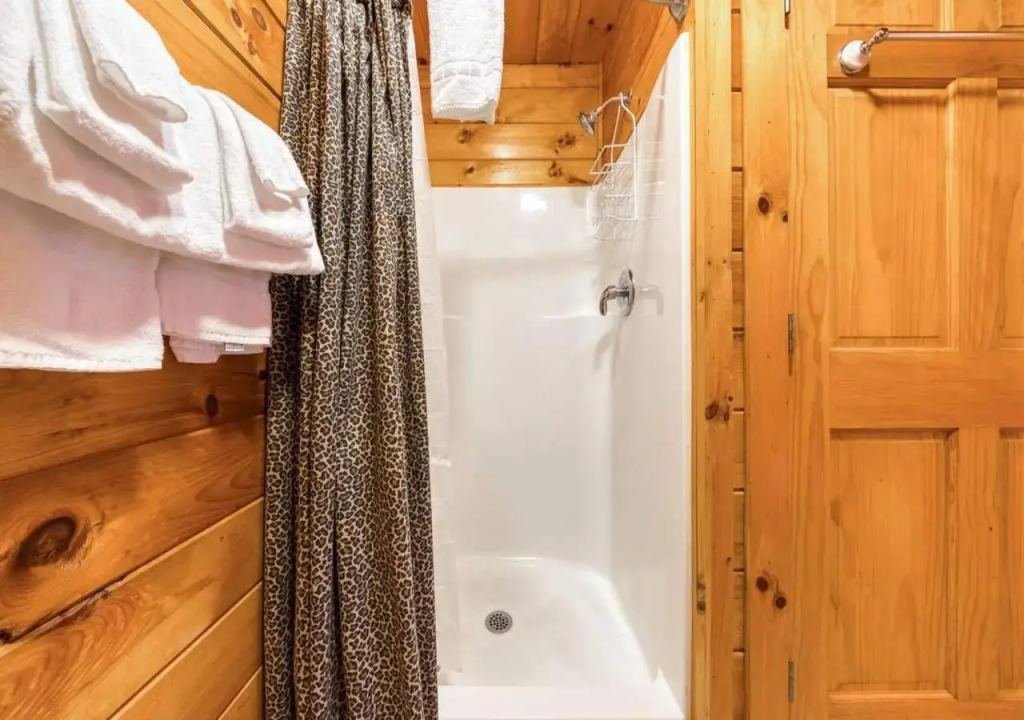 Arrowhead Log Cabin Resort Papaws Bear Den Cabin - by TS