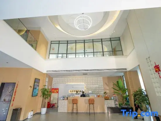 Lai Feng Ji Tian Qian Xi Grand Hotel
