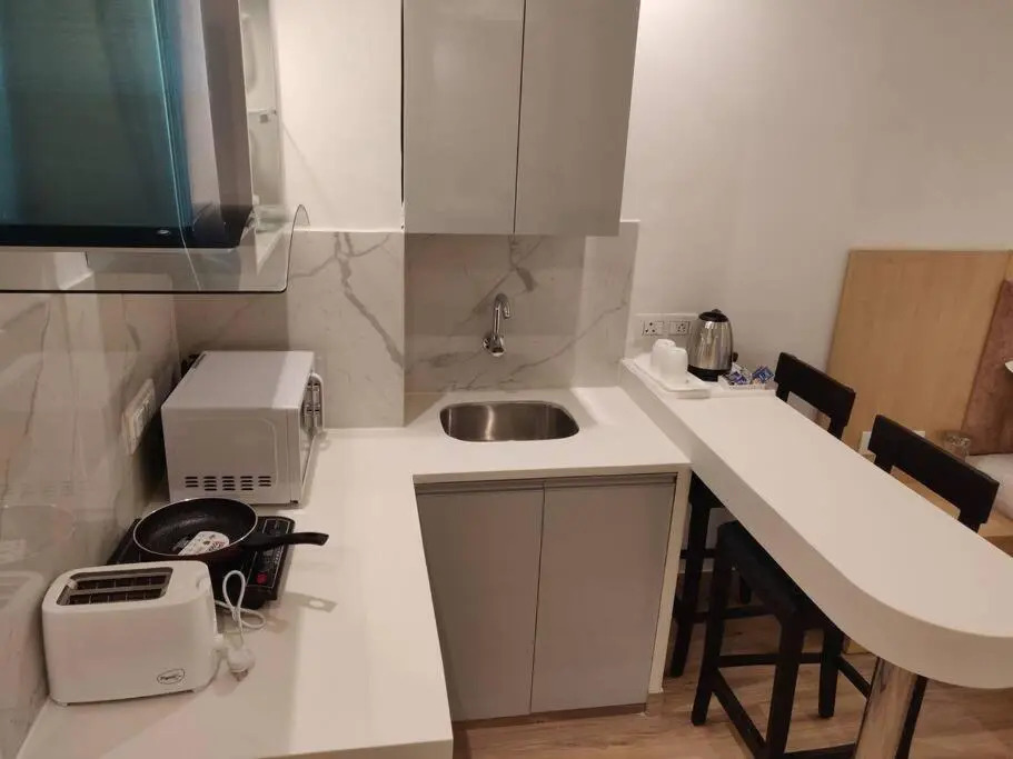 Lovely Studio apartment 1-bedroom with small kitchen and pool