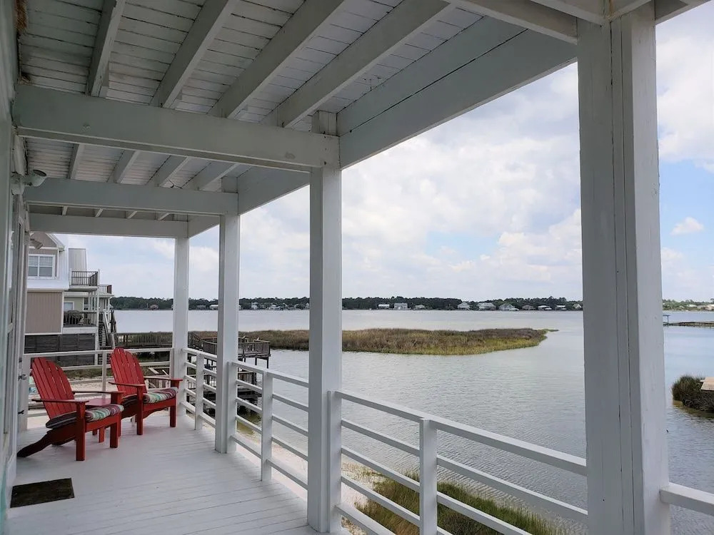 Teal & Tonic 3 Bedrooms 3 Bathrooms Home
