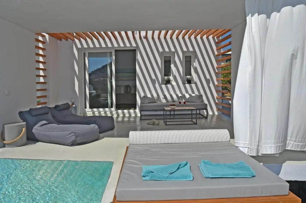 Tinos Blend Suites