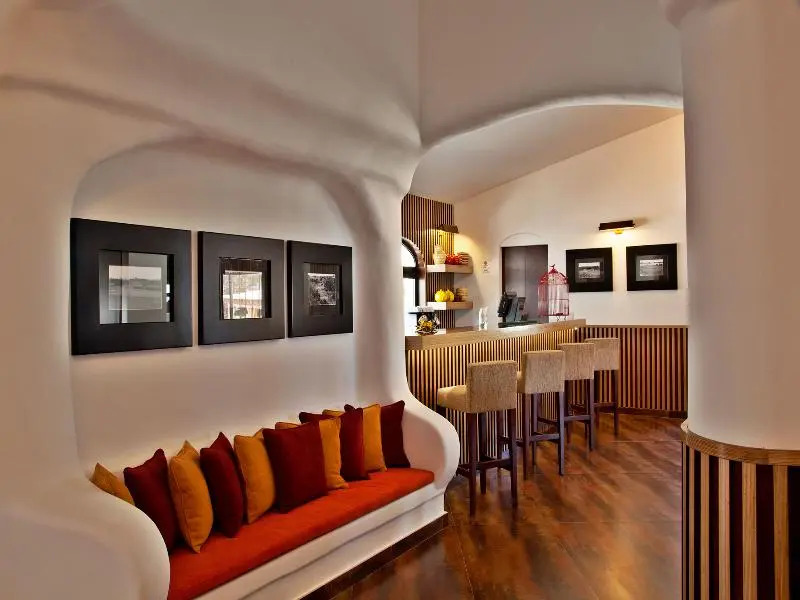 Luxury Villa Heated Pool, walk to São Rafael Beach, Albufeira