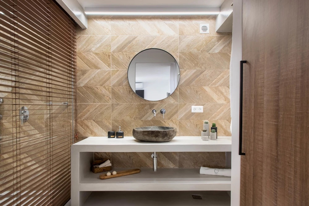 Pebble, an Idyllic Seaside Suite