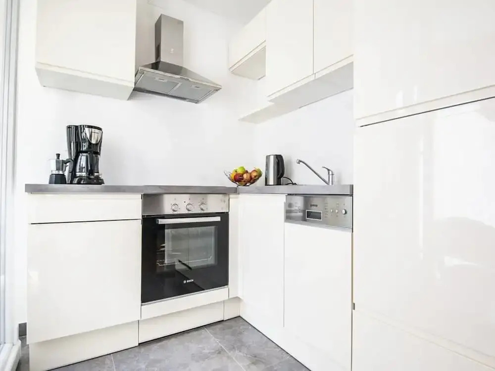 Luxury Apartment With Private Balcony in Quiet Area