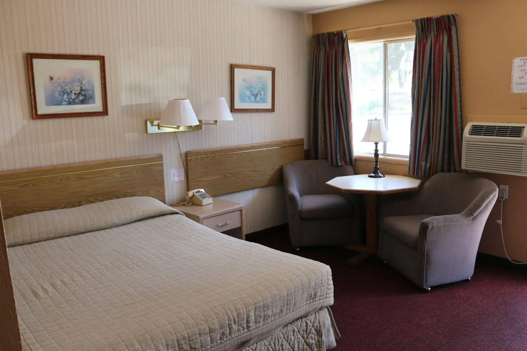 Studio 6 Suites - Albany, OR