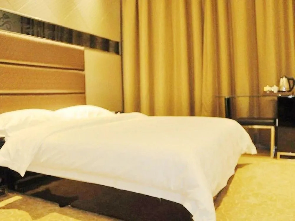 ChonpinesHotel
