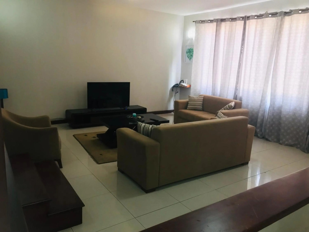 Executive 3 bedroom Apartment Space Available