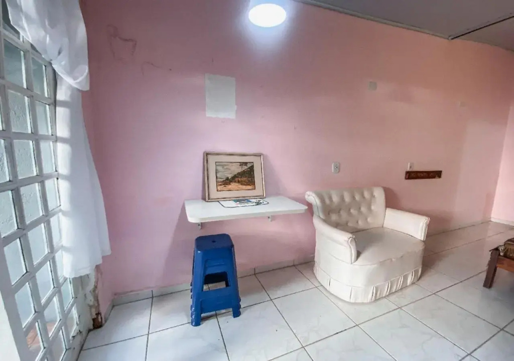 Kitnet completa a 800m da Praia