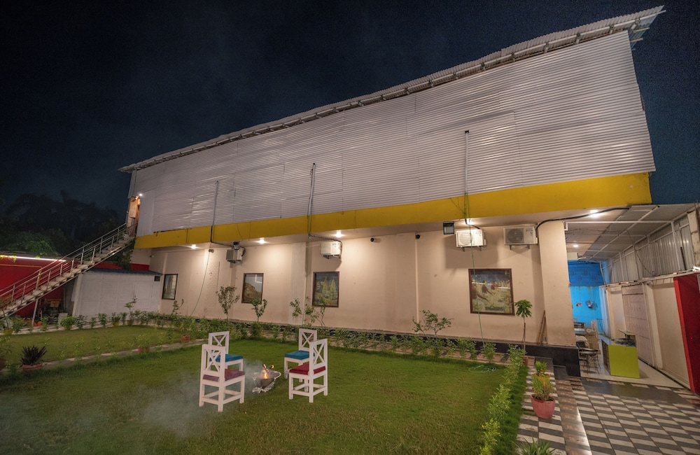 Hotel Chotiwala – 10 Mins from Kashi Vishwanath Temple