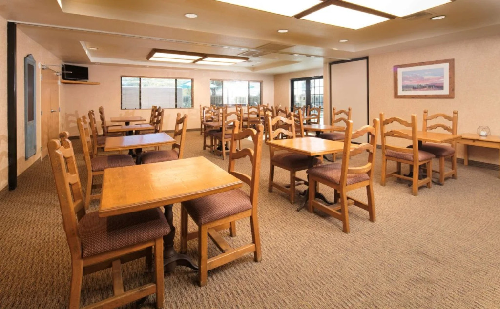 Red Lion Inn & Suites Goodyear Newly Renovated