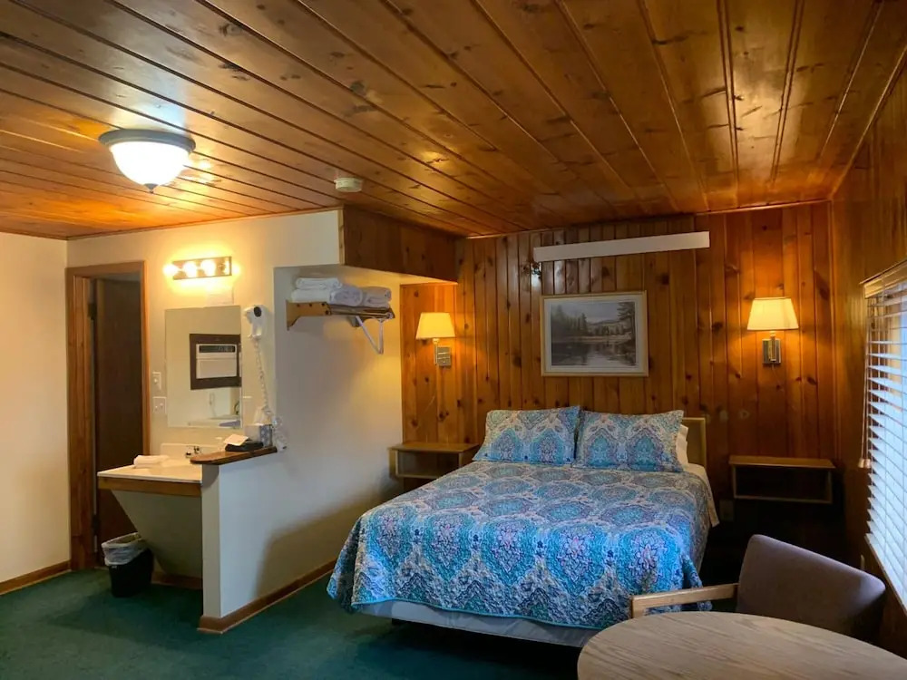 Meadow Park Motel on 385