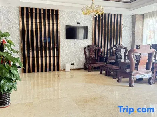 Jingjiang Holiday Hotel