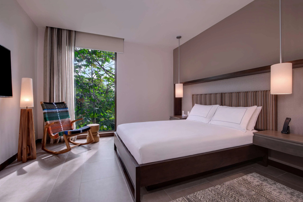 Botanika Osa Peninsula, Curio Collection By Hilton