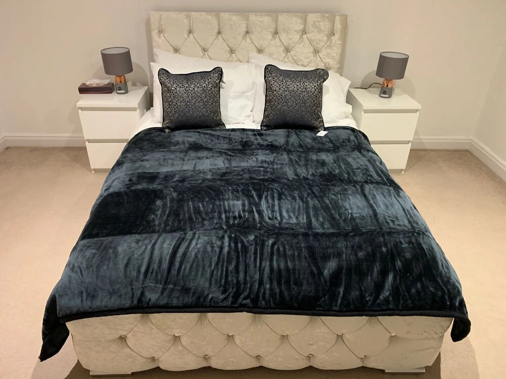 Royal Oak Apartment in Manchester Central Location