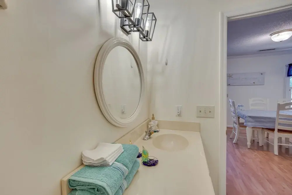 Near Edisto Beach State Park: Home w/ Lanais!