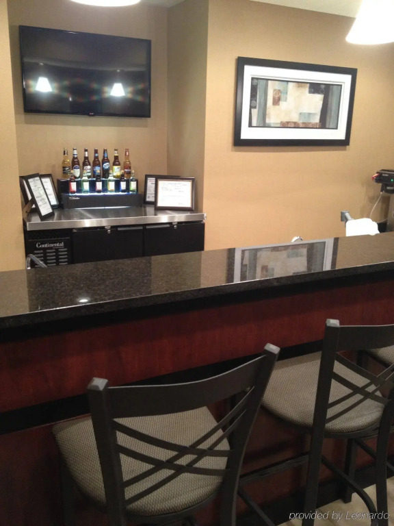 Cobblestone Hotel & Suites - Broken Bow