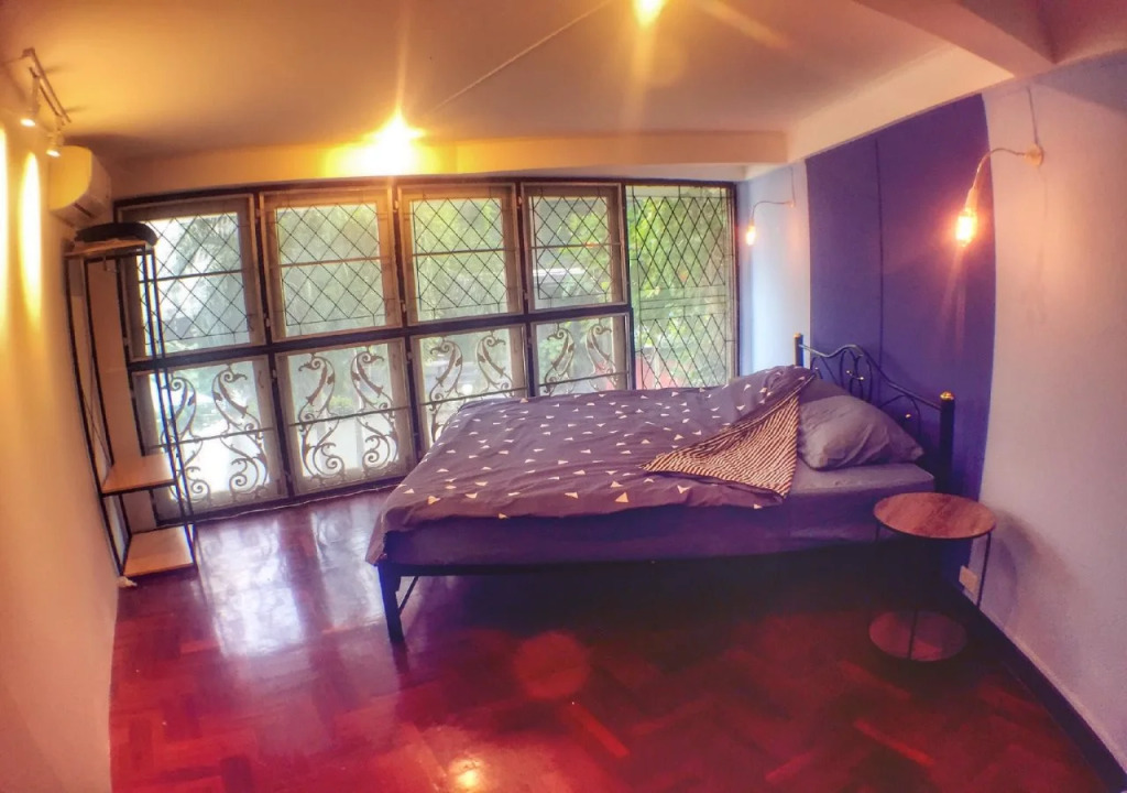 Lazy Blue House Asok